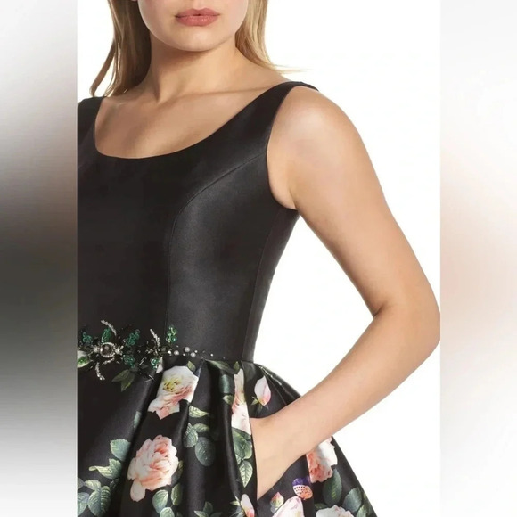 Mac Duggal Beaded Waist Floral Fit & Flare Dress Size 0 - Picture 3 of 12